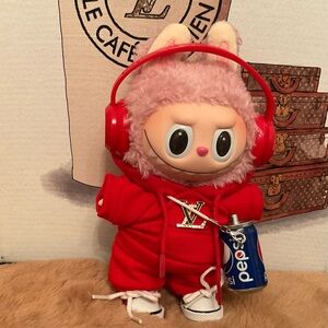 04 Adorable LABUBU clothes and accessories